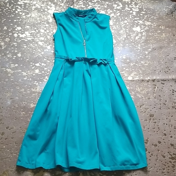 Eshakti Green Fit & Flare Short Collar Front Zip Dress w Detail at Waistline - Picture 1 of 12